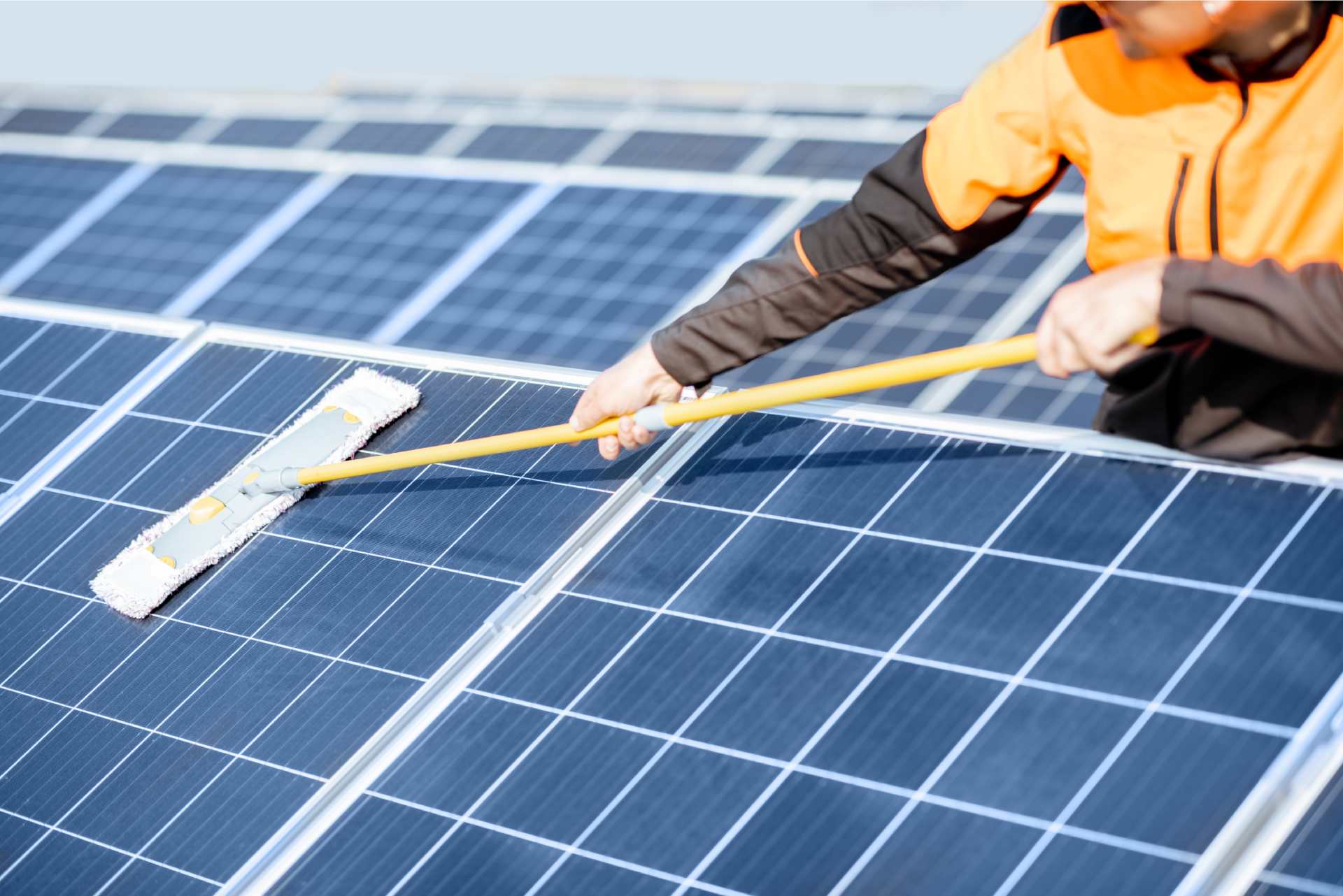 Zonnepanelen-reinigen-2 Zonnepanelen-reinigen